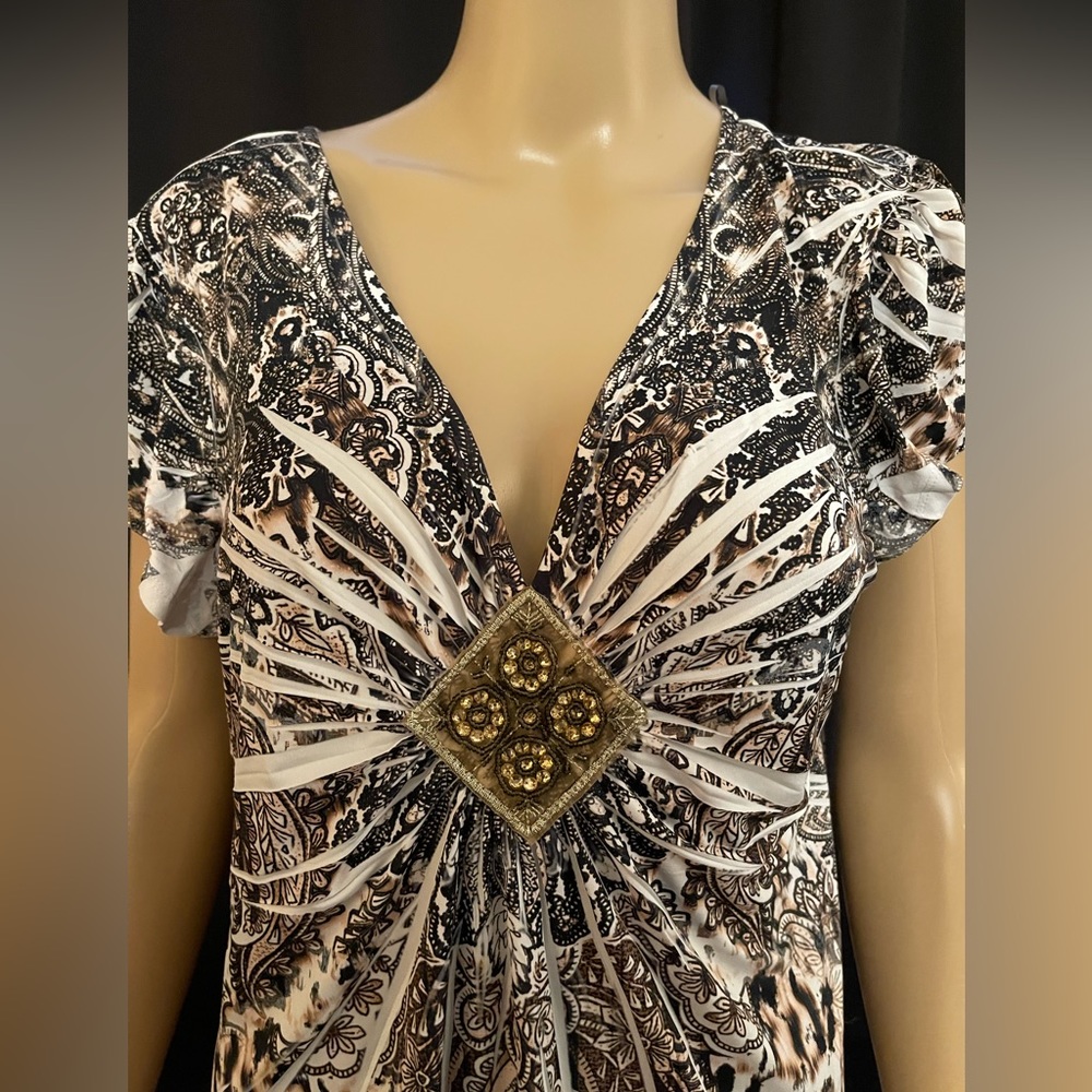 Gorgeous Apt 9 V neck blouse. Petite. Super soft.